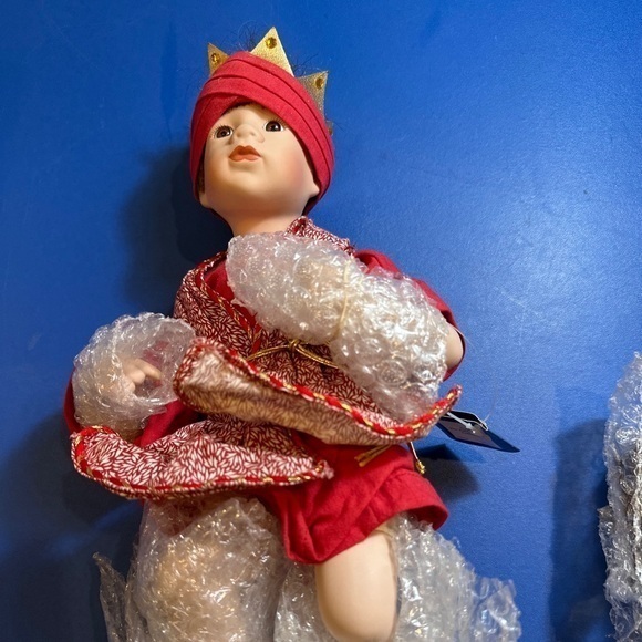Ashton Drake The First King Porcelain Doll w/ Gold Chest. With Box of Wrong Doll - Picture 1 of 4